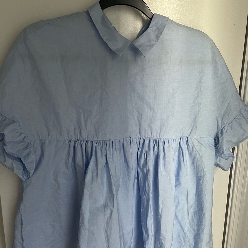 Beautiful top light blue